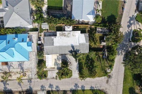 Villa ou maison à vendre à Sarasota, Floride: 2 chambres, 110 m2 № 2403458 - photo 26