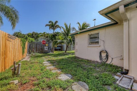 Villa ou maison à vendre à Sarasota, Floride: 2 chambres, 110 m2 № 2403458 - photo 27