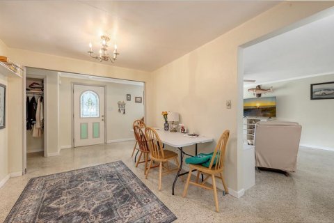 Villa ou maison à vendre à Sarasota, Floride: 2 chambres, 110 m2 № 2403458 - photo 9