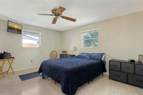Villa ou maison à vendre à Sarasota, Floride: 2 chambres, 110 m2 № 2403458 - photo 18