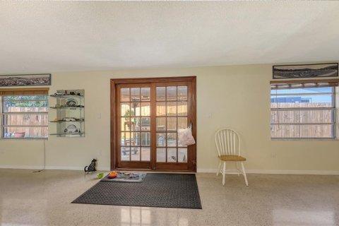 Villa ou maison à vendre à Sarasota, Floride: 2 chambres, 110 m2 № 2403458 - photo 15
