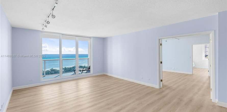 Condo à Miami Beach, Floride, 3 chambres № 1934353