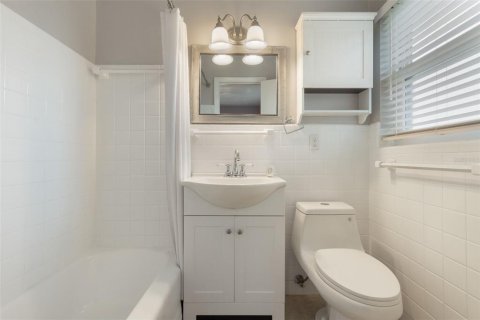 Casa en venta en Bradenton, Florida, 2 dormitorios, 141.77 m2 № 1913454 - foto 15