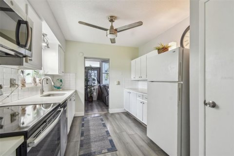 Copropriété à vendre à Saint Petersburg, Floride: 2 chambres, 95.69 m2 № 1778640 - photo 14