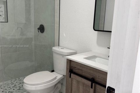 House in Miami Gardens, Florida 4 bedrooms, 142.23 sq.m. № 2043077 - photo 15