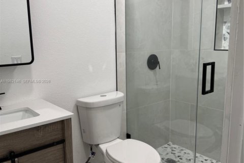 House in Miami Gardens, Florida 4 bedrooms, 142.23 sq.m. № 2043077 - photo 12