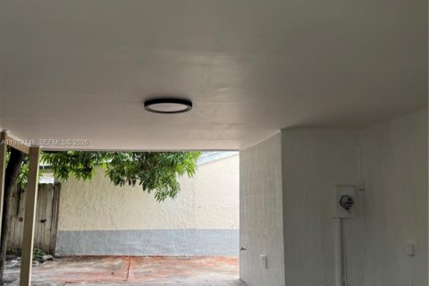 House in Miami Gardens, Florida 4 bedrooms, 142.23 sq.m. № 2043077 - photo 28