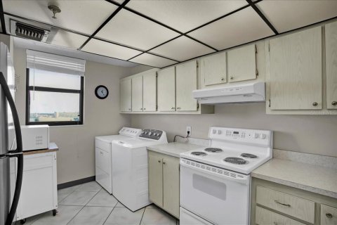 Copropriété à vendre à Madeira Beach, Floride: 2 chambres, 102.19 m2 № 2267228 - photo 24