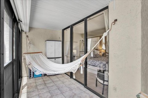 Copropriété à vendre à Madeira Beach, Floride: 2 chambres, 102.19 m2 № 2267228 - photo 8