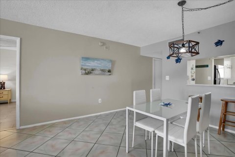 Copropriété à vendre à Madeira Beach, Floride: 2 chambres, 102.19 m2 № 2267228 - photo 21