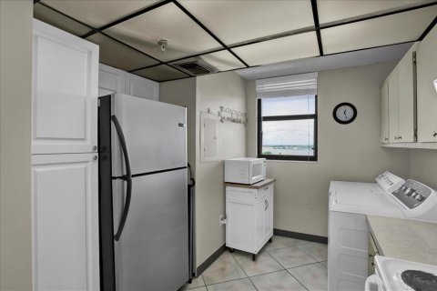 Copropriété à vendre à Madeira Beach, Floride: 2 chambres, 102.19 m2 № 2267228 - photo 28