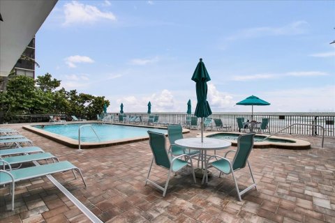 Copropriété à vendre à Madeira Beach, Floride: 2 chambres, 102.19 m2 № 2267228 - photo 3