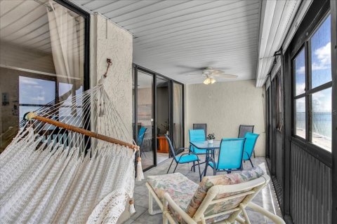 Copropriété à vendre à Madeira Beach, Floride: 2 chambres, 102.19 m2 № 2267228 - photo 10
