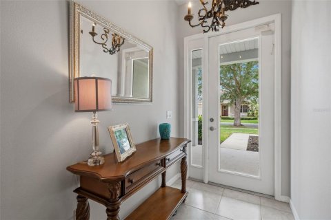 Casa en venta en Tampa, Florida, 5 dormitorios, 334.45 m2 № 2107639 - foto 5