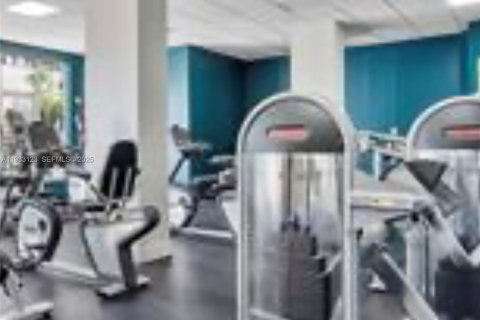 Condominio en venta en Hollywood, Florida, 2 dormitorios, 84.08 m2 № 1991880 - foto 3