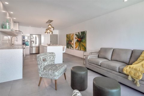Condominio en venta en Hollywood, Florida, 2 dormitorios, 84.08 m2 № 1991880 - foto 29