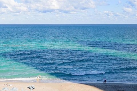 Condominio en venta en Hollywood, Florida, 2 dormitorios, 84.08 m2 № 1991880 - foto 4