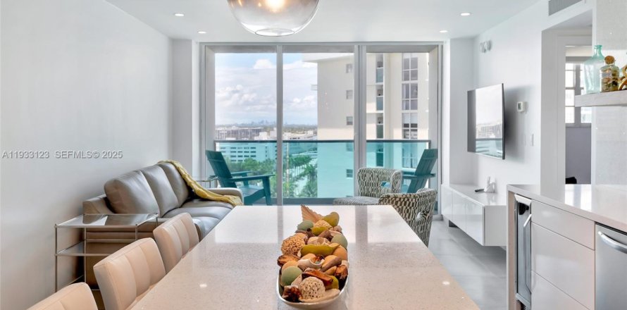 Condominio en Hollywood, Florida, 2 dormitorios  № 1991880