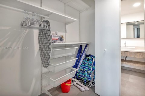 Condominio en venta en Hollywood, Florida, 2 dormitorios, 84.08 m2 № 1991880 - foto 15