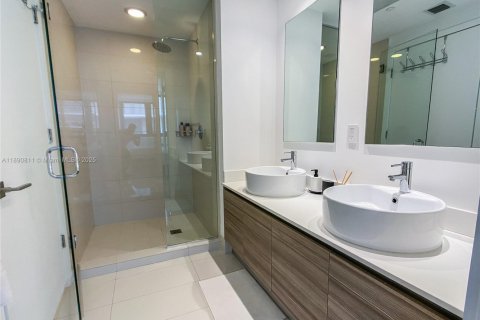 Copropriété à vendre à Miami, Floride: 3 chambres, 133.31 m2 № 2012383 - photo 11