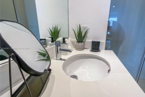 Copropriété à vendre à Miami, Floride: 3 chambres, 133.31 m2 № 2012383 - photo 20