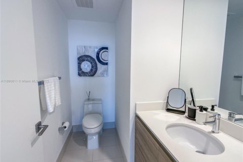 Copropriété à vendre à Miami, Floride: 3 chambres, 133.31 m2 № 2012383 - photo 17