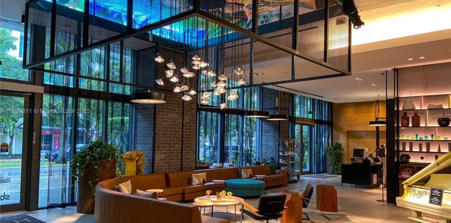 Condo à Miami, Floride, 3 chambres  № 2012383