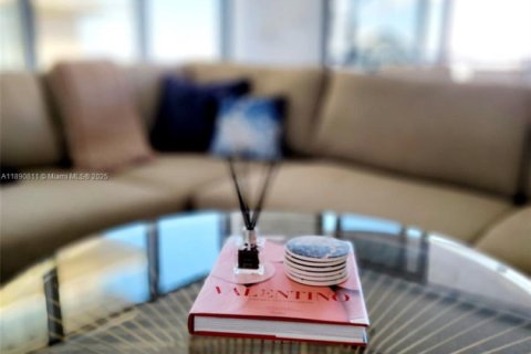 Copropriété à vendre à Miami, Floride: 3 chambres, 133.31 m2 № 2012383 - photo 4
