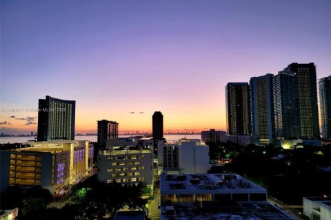 Copropriété à vendre à Miami, Floride: 3 chambres, 133.31 m2 № 2012383 - photo 23