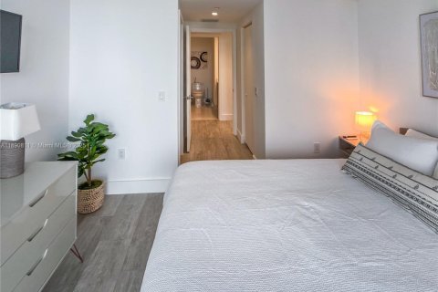 Copropriété à vendre à Miami, Floride: 3 chambres, 133.31 m2 № 2012383 - photo 15