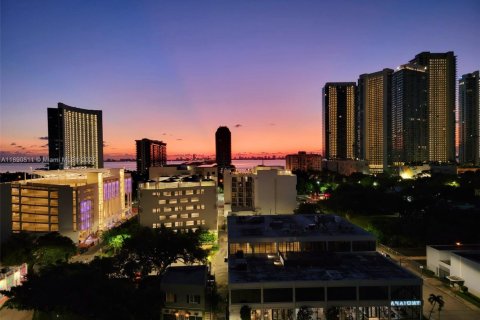 Copropriété à vendre à Miami, Floride: 3 chambres, 133.31 m2 № 2012383 - photo 22