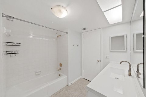 Купить кондоминиум в Ларго, Флорида 3 комнаты, 134.71м2, № 2092307 - фото 20