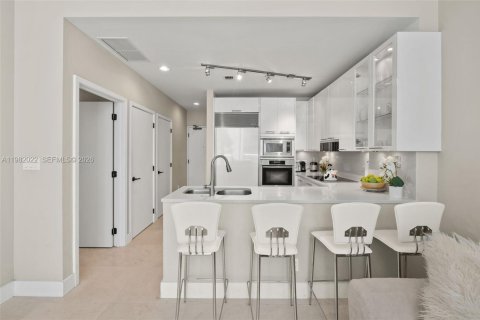 Copropriété à louer à Miami Beach, Floride: 1 chambre, 85.47 m2 № 2080165 - photo 9