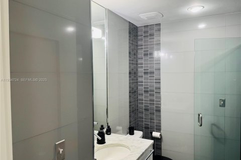Купить кондоминиум в Майами, Флорида 1 спальня, 87.14м2, № 2053339 - фото 13