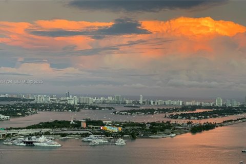 Купить кондоминиум в Майами, Флорида 1 спальня, 87.14м2, № 2053339 - фото 2