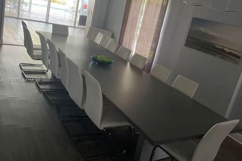 Купить виллу или дом в Холливуд, Флорида 5 спален, 335.38м2, № 2035733 - фото 3