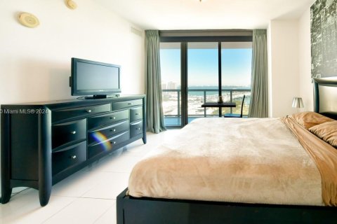 Condo in Miami, Florida, 1 bedroom  № 1938414 - photo 7