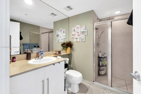 Copropriété à vendre à Miami, Floride: 2 chambres, 108.6 m2 № 2037296 - photo 15