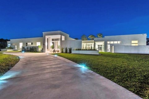 Villa ou maison à vendre à Jupiter, Floride: 5 chambres, 1207.73 m2 № 1861240 - photo 1