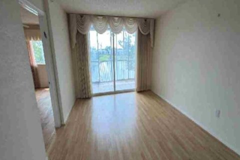 Купить кондоминиум в Тамарак, Флорида 4 комнаты, 112.88м2, № 2260949 - фото 7