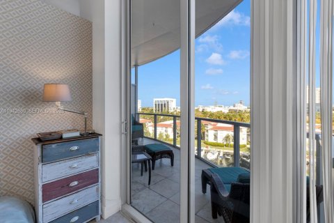 Condominio en venta en Aventura, Florida, 2 dormitorios, 75.81 m2 № 2089373 - foto 16