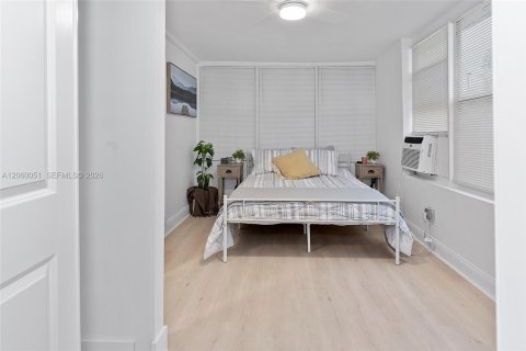 House in Hollywood, Florida 3 bedrooms, 81.01 sq.m. № 2264632 - photo 25