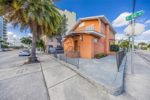 Propiedad comercial en venta en Miami, Florida № 1991961 - foto 8