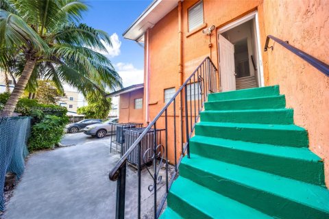 Propiedad comercial en venta en Miami, Florida № 1991961 - foto 24