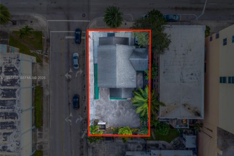 Propiedad comercial en venta en Miami, Florida № 1991961 - foto 7