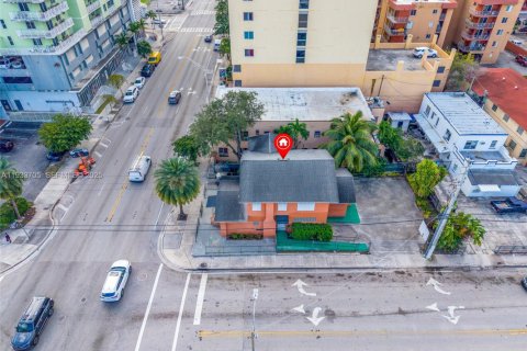 Propiedad comercial en venta en Miami, Florida № 1991961 - foto 26