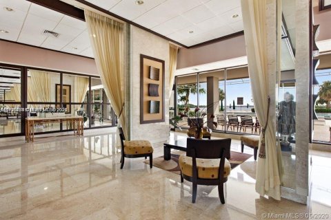 Copropriété à louer à Sunny Isles Beach, Floride: 2 chambres, 113.34 m2 № 1860968 - photo 9