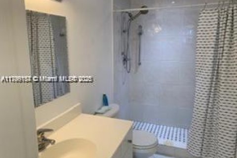 Copropriété à louer à Sunny Isles Beach, Floride: 2 chambres, 113.34 m2 № 1860968 - photo 29