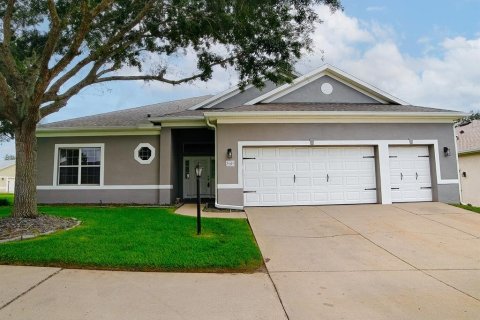 House in Leesburg, Florida 2 bedrooms, 169.36 sq.m. № 2275493