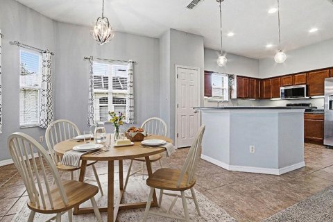 Villa ou maison à vendre à Leesburg, Floride: 2 chambres, 169.36 m2 № 2275493 - photo 4